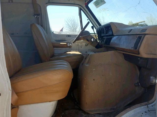 2B7HB23Y8JK175865 - 1988 DODGE RAM VAN B2 WHITE photo 5