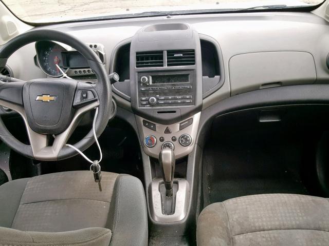 1G1JA5SH2D4158459 - 2013 CHEVROLET SONIC LS WHITE photo 9