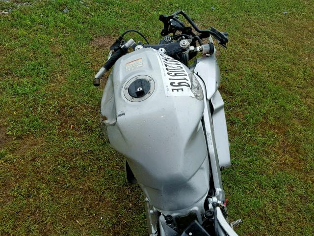 JS1VP53A332103726 - 2003 SUZUKI SV650 SILVER photo 5