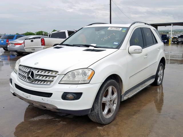 4JGBB86E58A391135 - 2008 MERCEDES-BENZ ML 350 WHITE photo 2