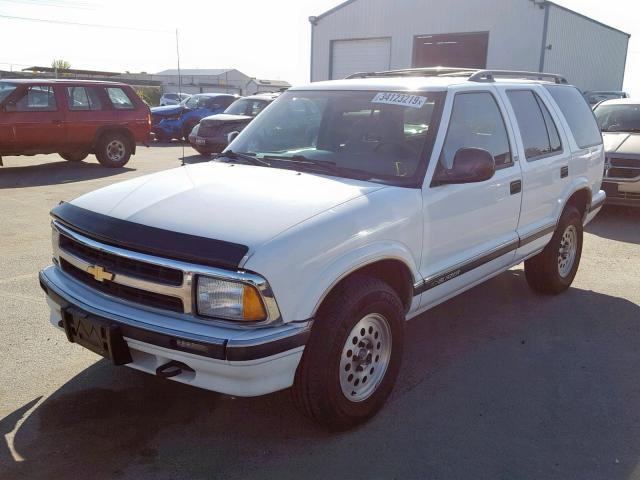 1GNDT13W1V2226663 - 1997 CHEVROLET BLAZER WHITE photo 2