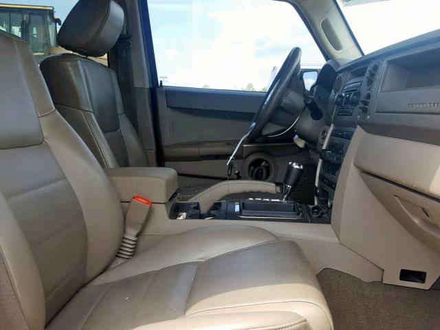 1J8HG48K26C144113 - 2006 JEEP COMMANDER GOLD photo 5