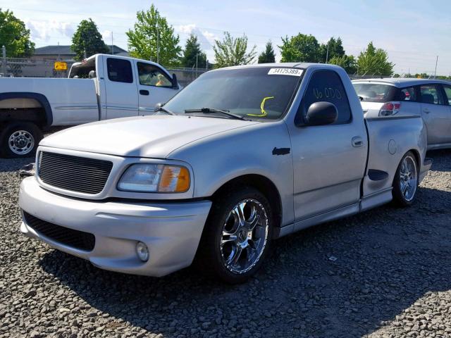 2FTZF0734YCA74063 - 2000 FORD F150 SVT L GRAY photo 2