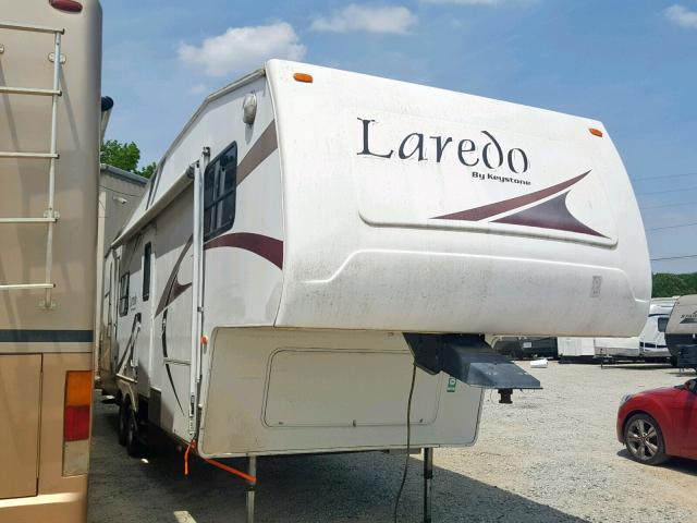 4YDF29R2X5J460150 - 2005 KEYSTONE LAREDO WHITE photo 1