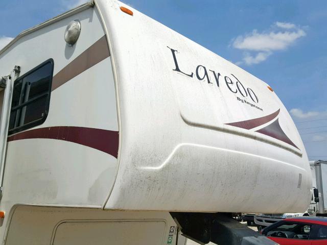 4YDF29R2X5J460150 - 2005 KEYSTONE LAREDO WHITE photo 8