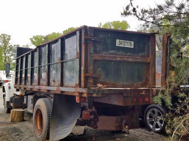 1FDNF80C8VVA00735 - 1997 FORD F800 WHITE photo 3