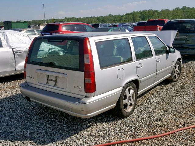 YV1LW5379W2398625 - 1998 VOLVO V70 T5 TUR SILVER photo 4