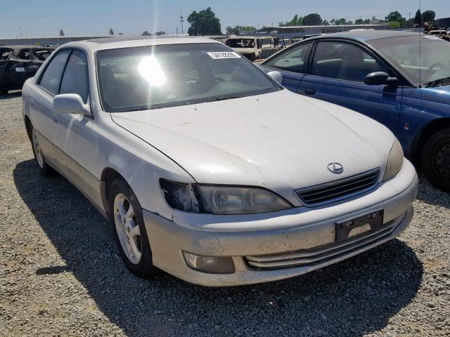 JT8BF28GX10333679 - 2001 LEXUS ES 300 WHITE photo 1