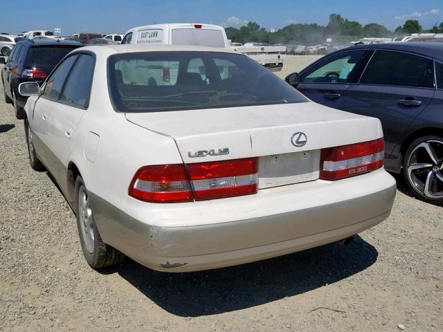 JT8BF28GX10333679 - 2001 LEXUS ES 300 WHITE photo 3