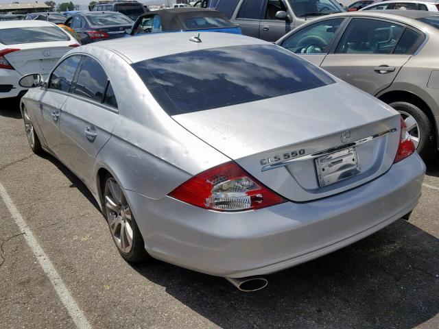 WDDDJ72X08A134486 - 2008 MERCEDES-BENZ CLS 550 SILVER photo 3