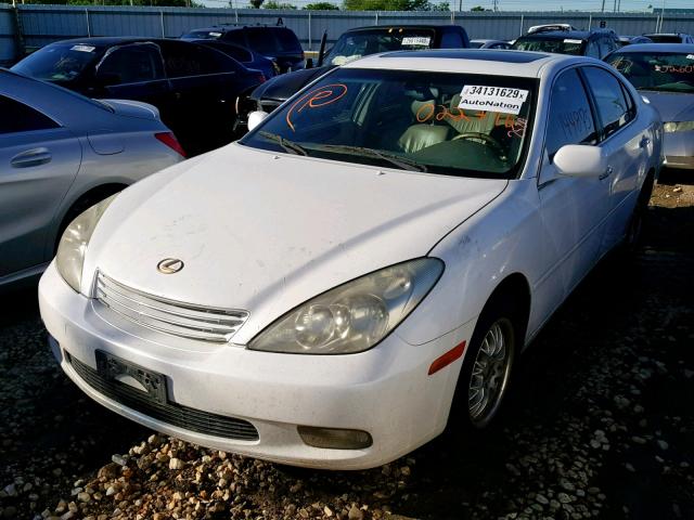 JTHBF30G725022796 - 2002 LEXUS ES 300 WHITE photo 2