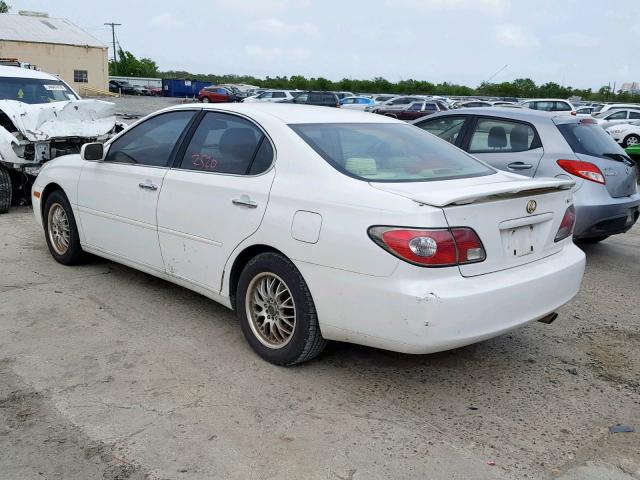 JTHBF30G725022796 - 2002 LEXUS ES 300 WHITE photo 3