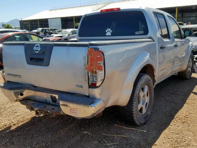 1N6AD07U35C445224 - 2005 NISSAN FRONTIER C SILVER photo 4