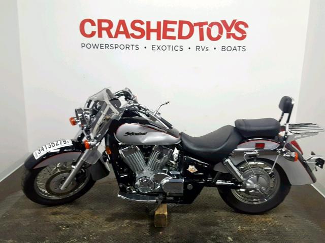 JH2RC50334K013073 - 2004 HONDA VT750 CA BLACK photo 3