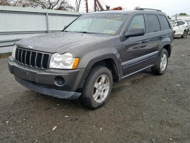 1J4GR48K15C715192 - 2005 JEEP GRAND CHER GRAY photo 2