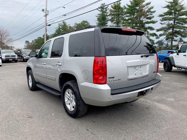 1GKS2AE03BR281733 - 2011 GMC YUKON SLE SILVER photo 4