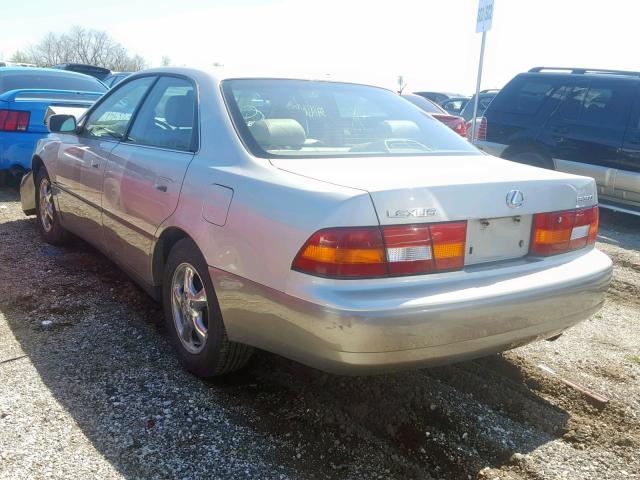 JT8BF28GXW5016429 - 1998 LEXUS ES 300 BEIGE photo 3