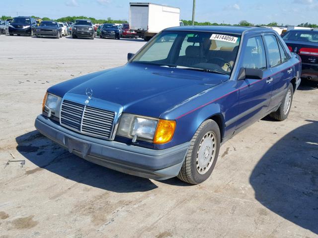 WDBEA30D2JA645721 - 1988 MERCEDES-BENZ 300 E BLUE photo 2