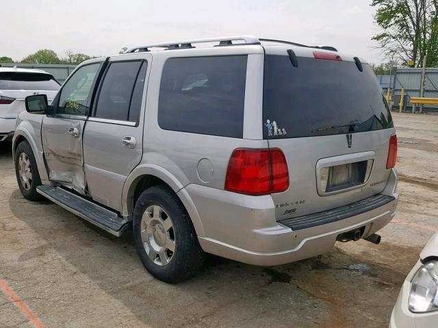 5LMFU28516LJ10386 - 2006 LINCOLN NAVIGATOR 银色 照片 3