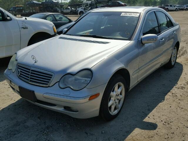 WDBRF61J02F205798 - 2002 MERCEDES-BENZ C 240 SILVER photo 2