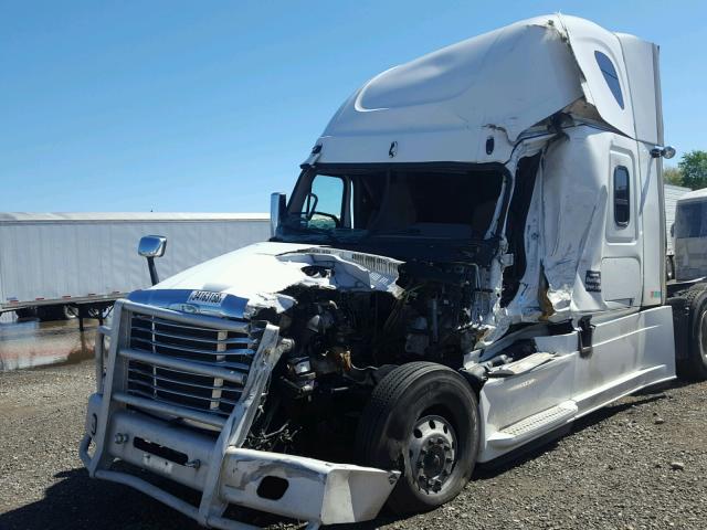 3AKJGLDR1HSJC3223 - 2017 FREIGHTLINER CASCADIA 1 WHITE photo 2