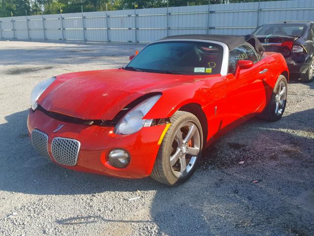 1G2MB33B76Y108057 - 2006 PONTIAC SOLSTICE RED photo 2