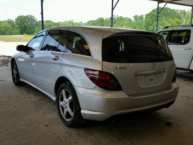 4JGCB65E88A078011 - 2008 MERCEDES-BENZ R 350 SILVER photo 3