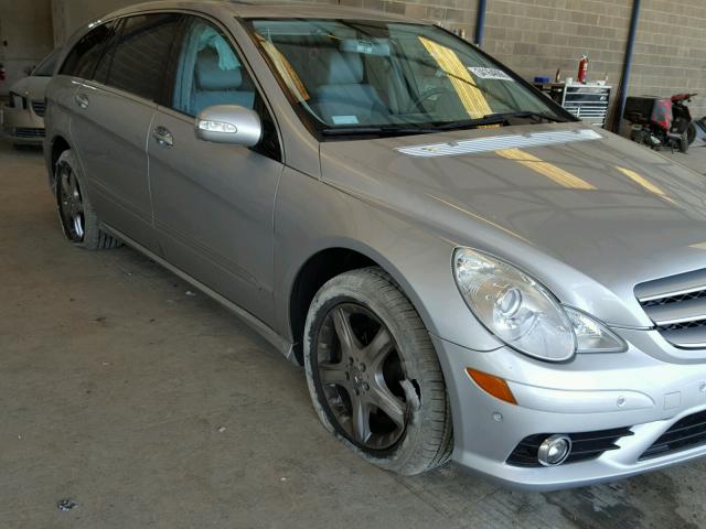 4JGCB65E88A078011 - 2008 MERCEDES-BENZ R 350 SILVER photo 9