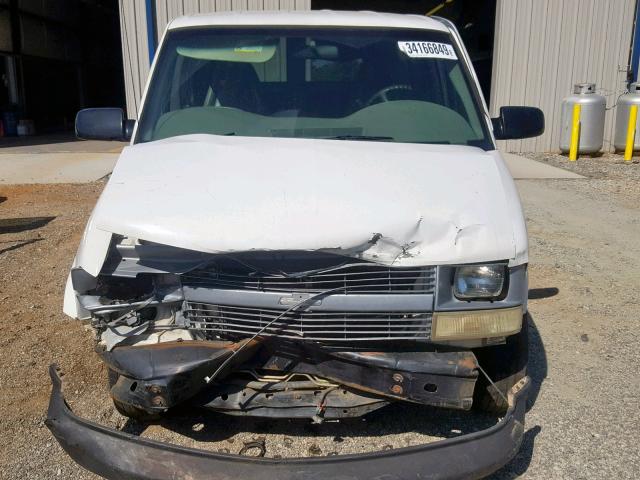 1GCDM19X25B103816 - 2005 CHEVROLET ASTRO WHITE photo 9