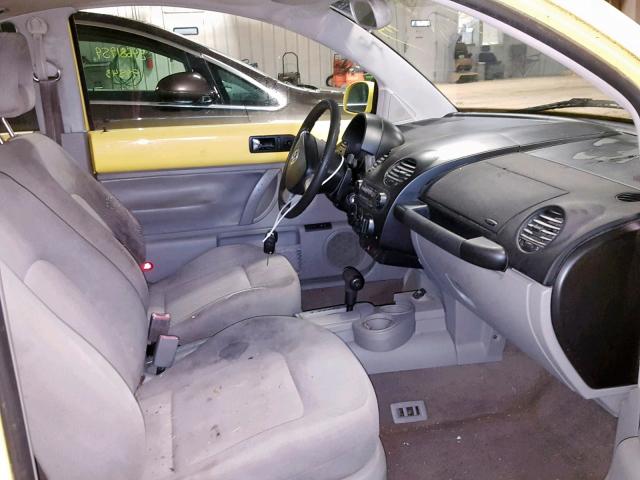 3VWCP21C52M405992 - 2002 VOLKSWAGEN NEW BEETLE Gelb Foto 5