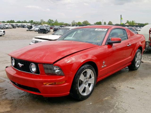 1ZVHT82H265112366 - 2006 FORD MUSTANG GT RED photo 2