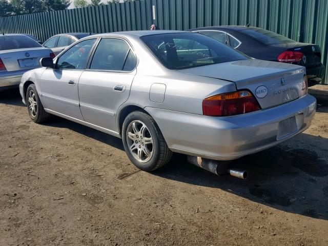 19UUA56691A029436 - 2001 ACURA 3.2TL SILVER photo 3