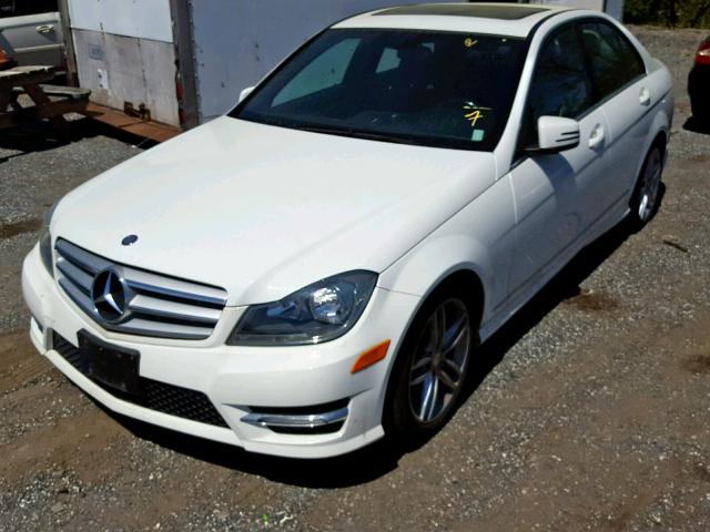 WDDGF4HB6DR264695 - 2013 MERCEDES-BENZ C 250 WHITE photo 2