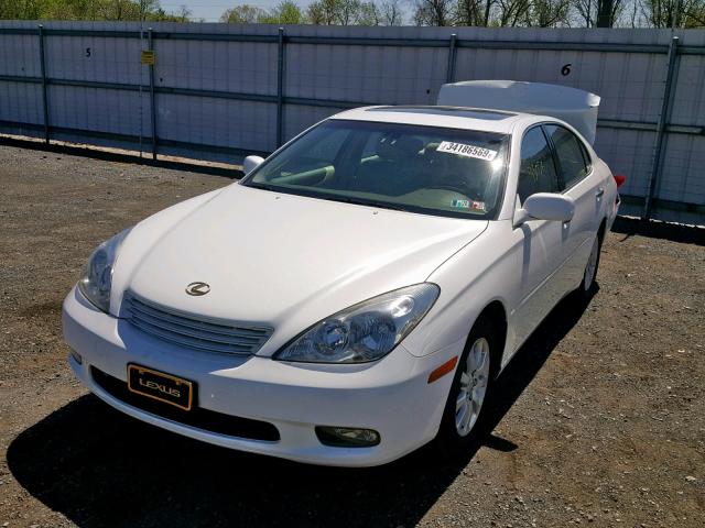 JTHBF30G725011734 - 2002 LEXUS ES 300 WHITE photo 2