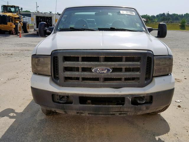 1FTWF30P75EB83530 - 2005 FORD F350 SRW S WHITE photo 9