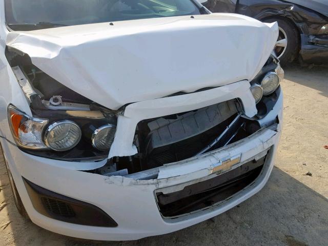 1G1JA6SH6E4210375 - 2014 CHEVROLET SONIC LS WHITE photo 9