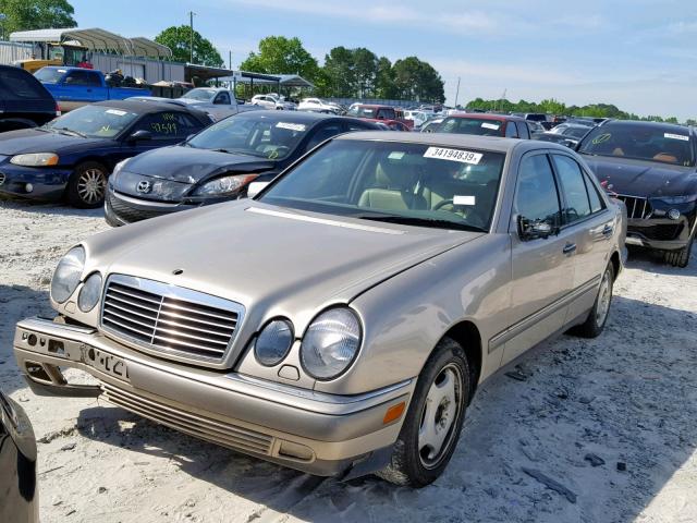 WDBJF72F5VA231280 - 1997 MERCEDES-BENZ E 420 GOLD photo 2