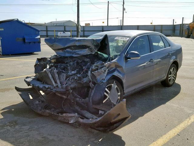 3VWRF71KX6M698490 - 2006 VOLKSWAGEN JETTA 2.5 GRAY photo 2