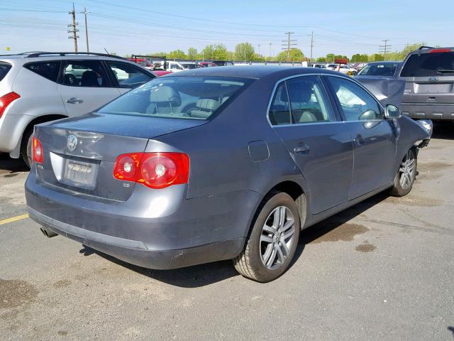 3VWRF71KX6M698490 - 2006 VOLKSWAGEN JETTA 2.5 GRAY photo 4