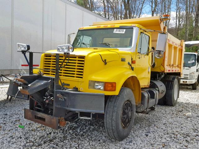 1HTSDAAR1XH639115 - 1999 INTERNATIONAL 4000 4900 YELLOW photo 2