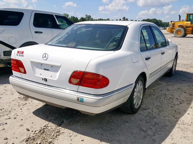 WDBJF55F9VA446418 - 1997 MERCEDES-BENZ E 320 WHITE photo 4