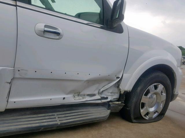 5LMFU27566LJ14709 - 2006 LINCOLN NAVIGATOR 白色 照片 9