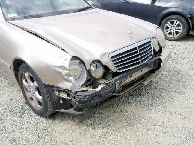 WDBJF65J02B405384 - 2002 MERCEDES-BENZ E 320 GOLD photo 9