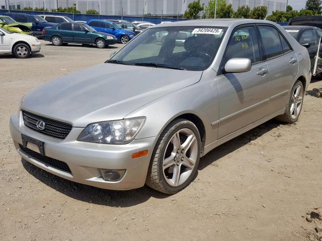 JTHBD192640087737 - 2004 LEXUS IS 300 SILVER photo 2