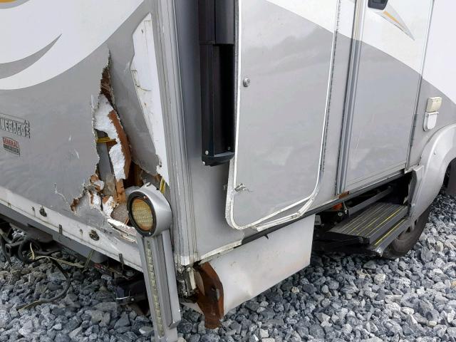 3C7WRVLG0EE126902 - 2014 RAM CHASSIS WHITE photo 9