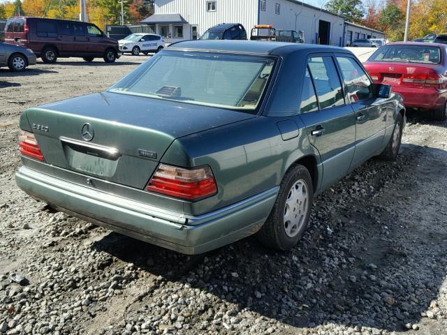 WDBEA32E7RC149822 - 1994 MERCEDES-BENZ E 320 GREEN photo 4