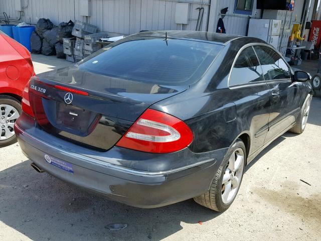 WDBTJ65J15F144187 - 2005 MERCEDES-BENZ CLK 320C BLACK photo 4