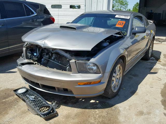 1ZVHT82H185186901 - 2008 FORD MUSTANG GT BEIGE photo 2