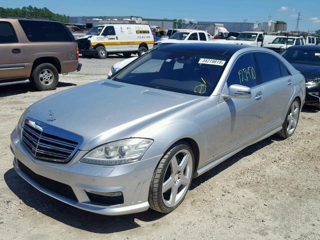 WDDNG7BB8AA347005 - 2010 MERCEDES-BENZ S 550 SILVER photo 2