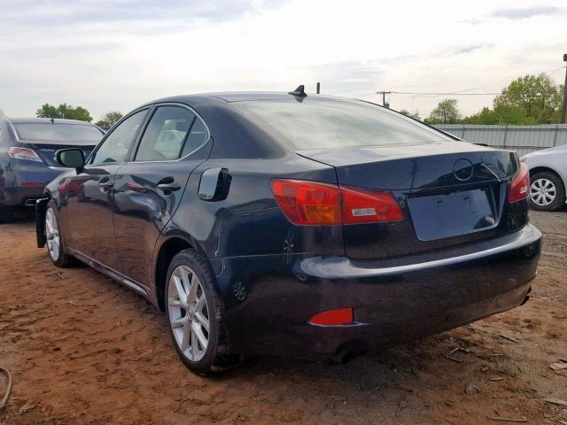 JTHCF5C26B5046846 - 2011 LEXUS IS 250 BLACK photo 3